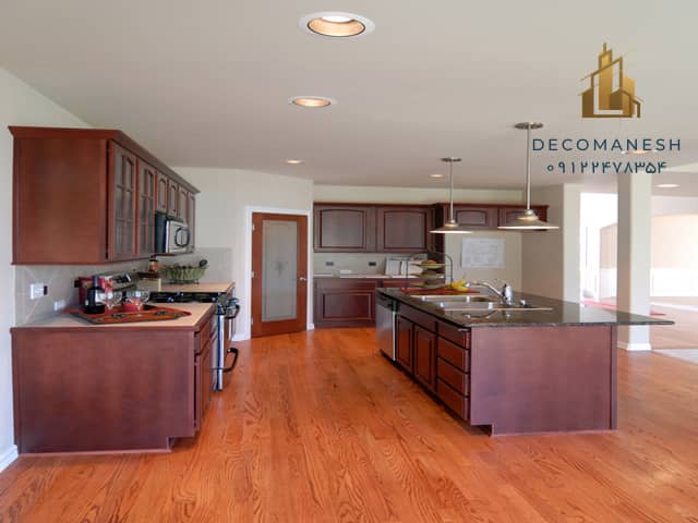 کابینت آشپزخانه چوبی با تم رنگی خاص 