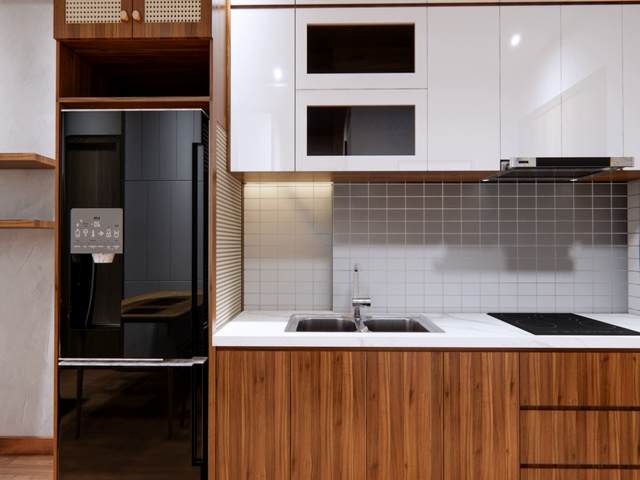 اجرای کابینت آشپزخانه با متریال های ترکیبی