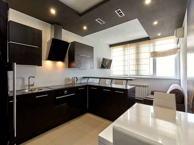 کابینت برای آشپزخانه پنجره دار