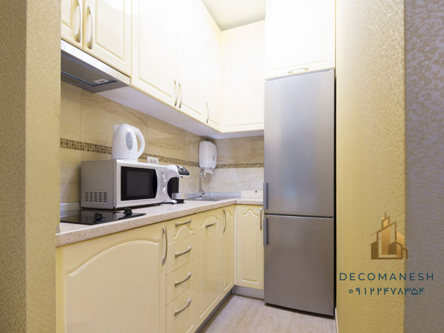 کابینت آشپزخانه کوچک با رنگ زرد