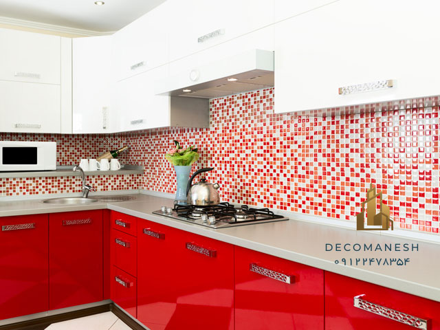 کابینت آشپزخانه با رنگ های ترکیبی سفید و قرمز